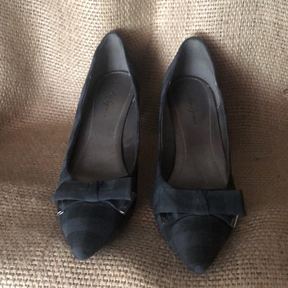 Amelia Grace Plaid pumps with bow - Picture 2 of 3